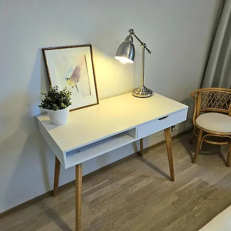 Apartment Stylish Floor Ap, With Private Parking, Next To A Tram Stop *